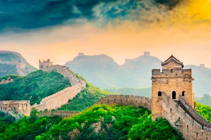Elaboración de cerveza en la antigua China, cerca de la Muralla China