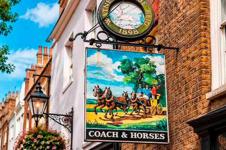 Cartel antiguo de bar Coach & Horses