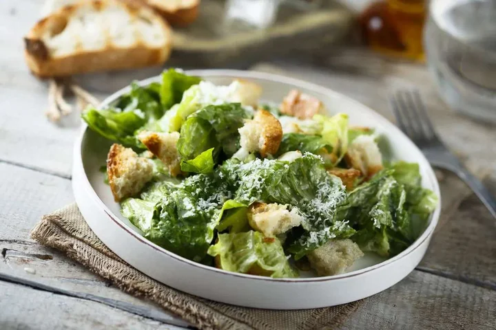 origen ensalada césar