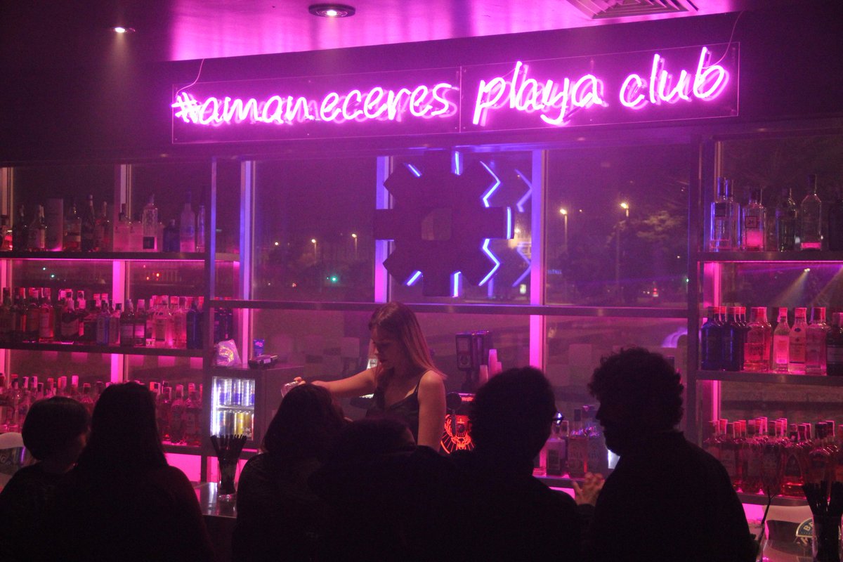 A qué suena Playa Club Coruña? - SON Estrella Galicia | Toda la música  indie y alternativa